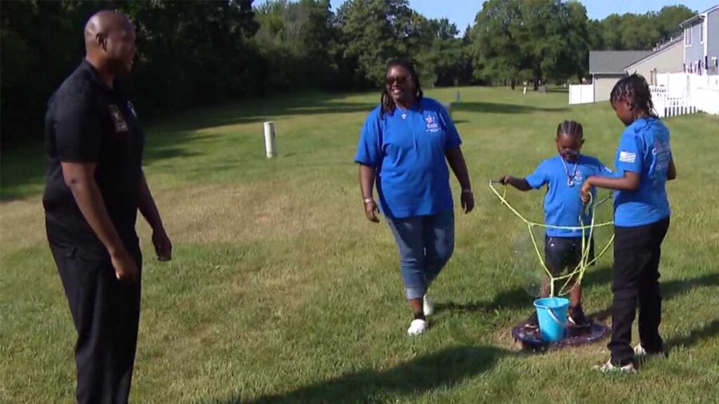 Blue-Star-Families-provides-support-to-military-family-who-just-arrived-in-Chicago