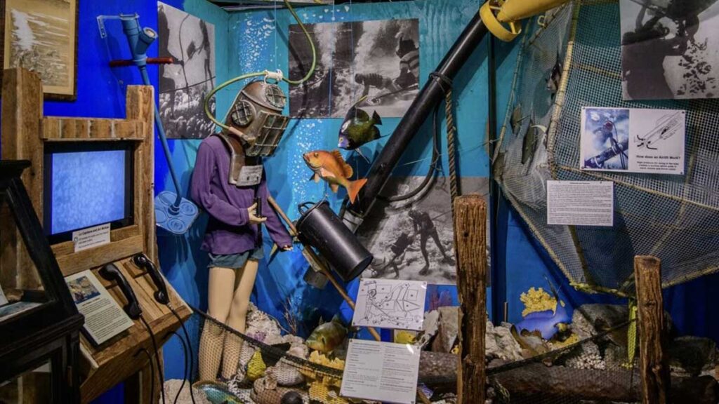 History-of-Diving-Museum-Welcomes-Blue-Star-Families